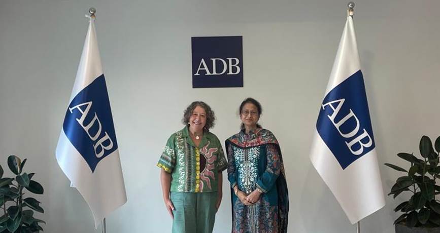 UK Special Representative for Nature Ruth Davis (left) and Asian Development Bank Vice President for Sectors and Themes Fatima Yasmin (right)